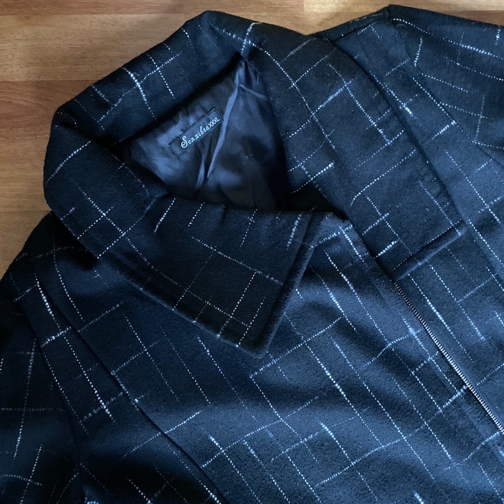 JACKET - Picture 2 of 3